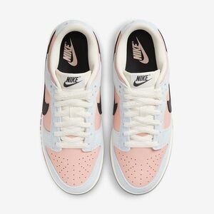 NIB Nike Women's Dunk Low SZ 9